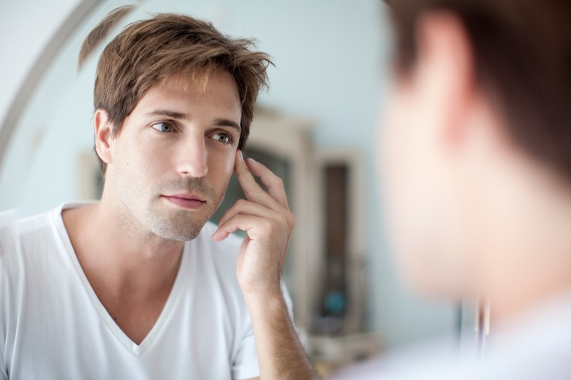 9 Tips chăm sóc da mụn cho nam giới tại nhà "thổi bay" mụn hiệu quả-4
