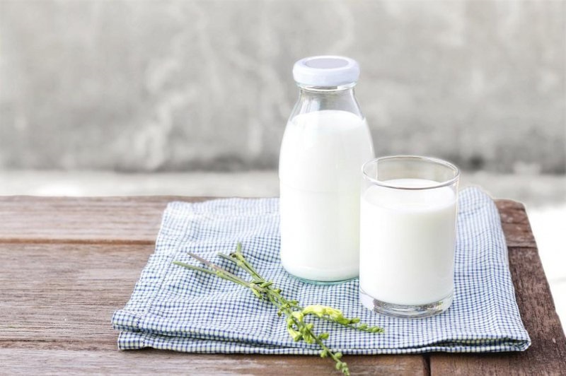 Tắm sữa tươi có bắt nắng không? Tắm trắng bằng sữa tươi có thực sự hiệu quả?