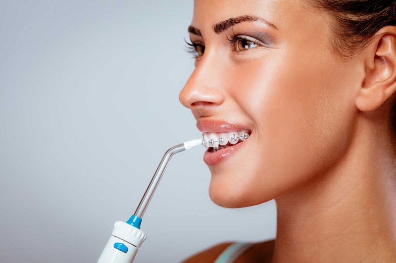[TƯ VẤN] Dùng tăm nước trước hay sau đánh răng? Cách dùng máy tăm nước-2