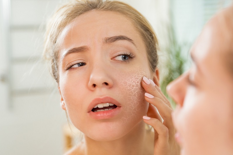 [HƯỚNG DẪN] Các bước skincare cho da khô nhạy cảm, da khô mụn hàng ngày cực đơn giản