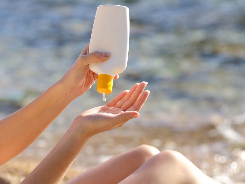 [REVIEW] TOP 10 kem chống nắng cho da dầu mụn nhạy cảm, không gây kích ứng tốt nhất