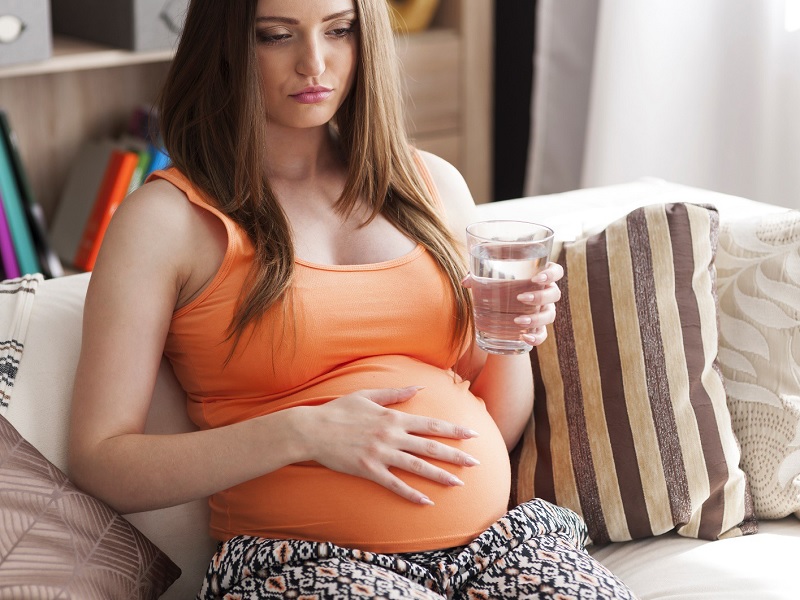 Mang thai bị tiêu chảy có ảnh hưởng gì không? Nguyên nhân và cách điều trị